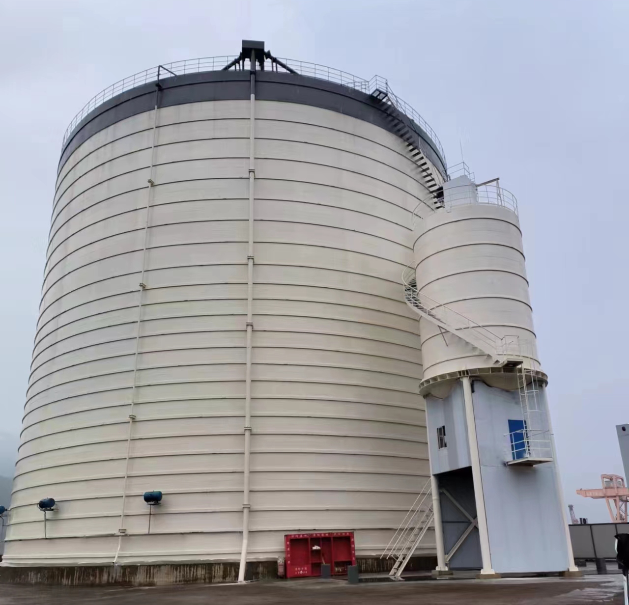 青松路街道10万吨水泥钢板库